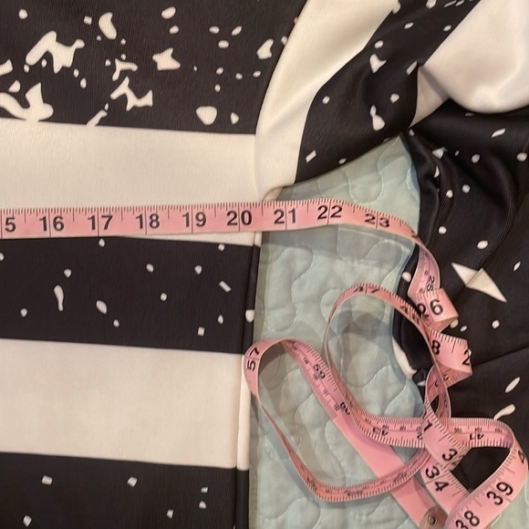 *3/$15 Sheilay Unisex Hoodie Medium Black and White Stars NWT - Picture 2 of 9